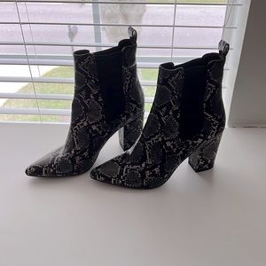 Steve Madden snakeskin print heel boots, new-never worn